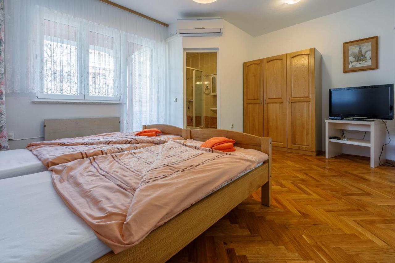 Apartments Villa 7 茨里克韦尼察 外观 照片