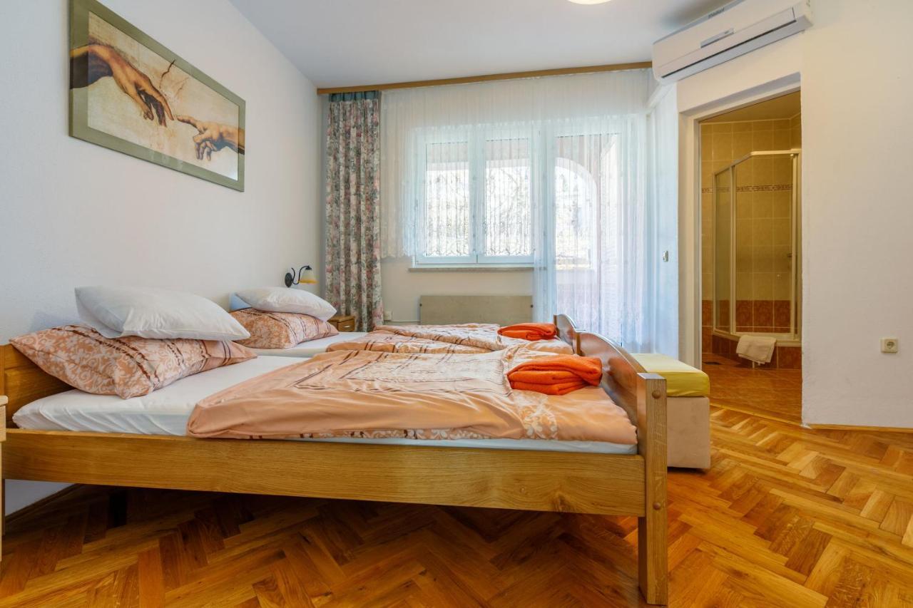 Apartments Villa 7 茨里克韦尼察 外观 照片